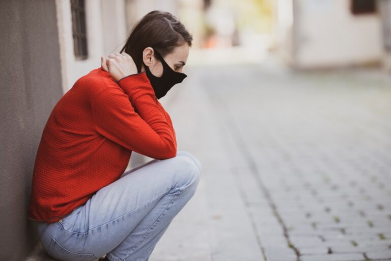 Dlaczego nastroje depresyjne mogą mieć swoje realne źródło w Twoim brzuchu? - okładka